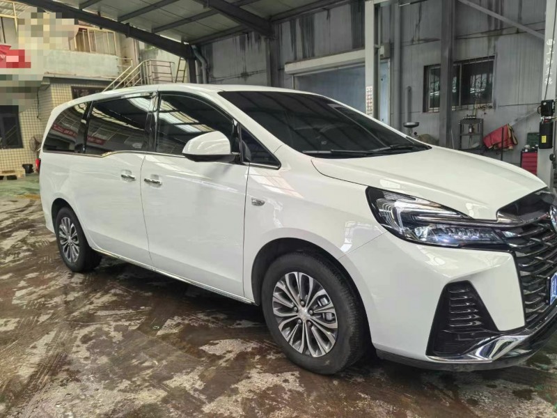 保定23年别克GL82