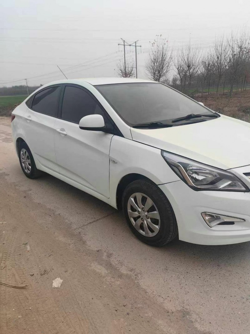 保定16年现代瑞纳2