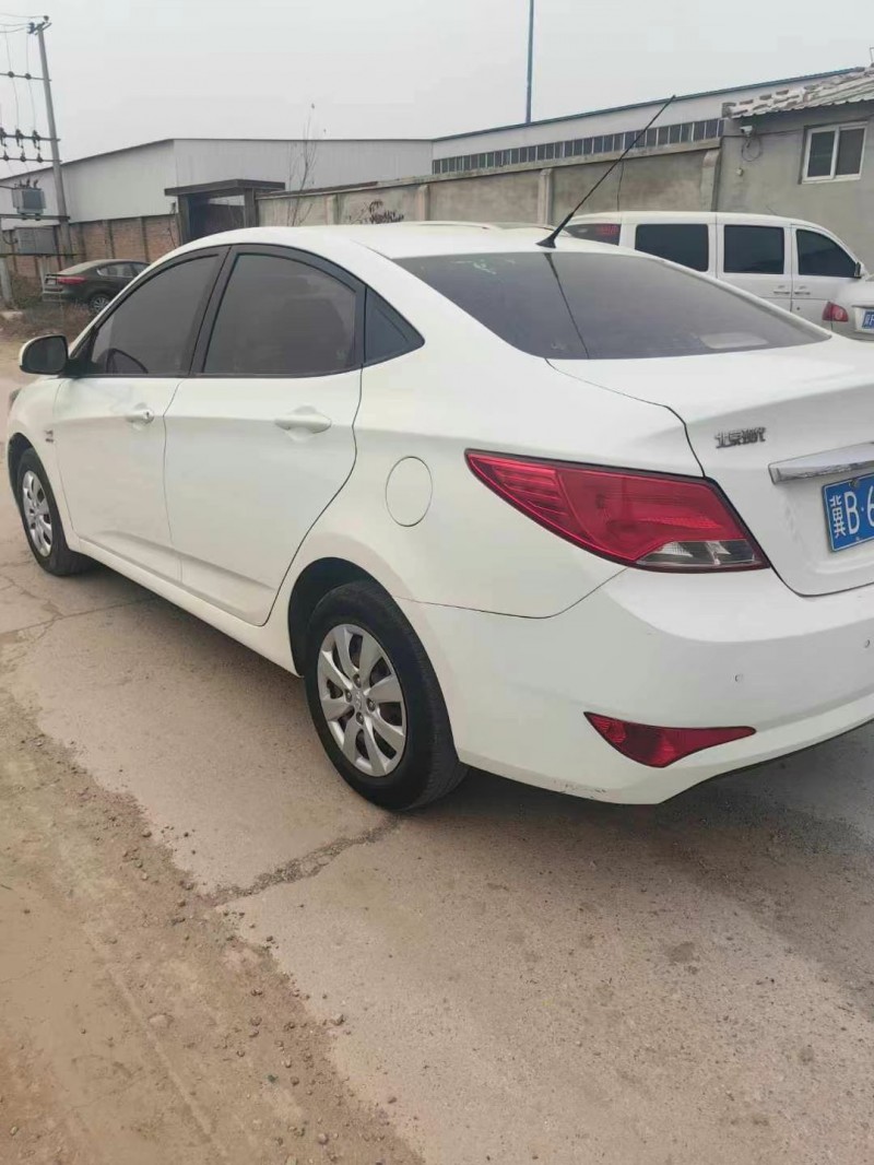 保定16年现代瑞纳5