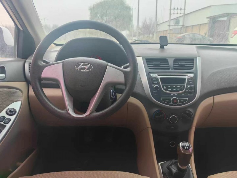 保定16年现代瑞纳6