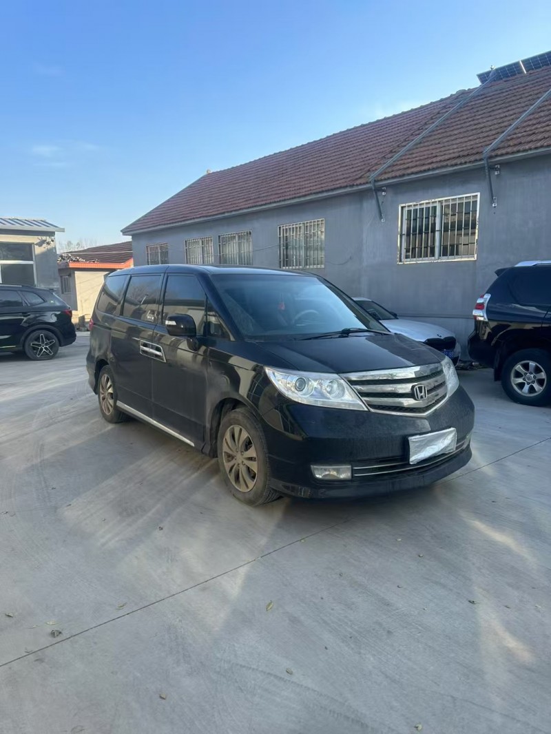 青岛15年本田艾力绅2