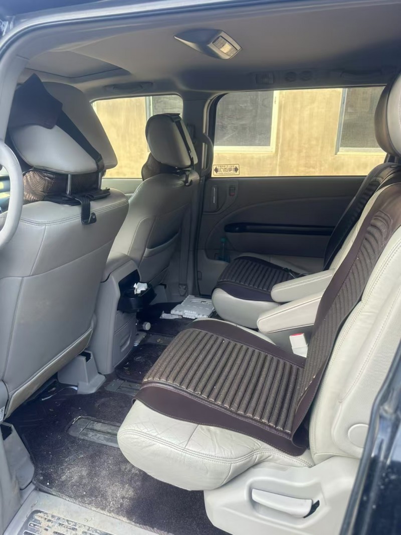 青岛15年本田艾力绅5