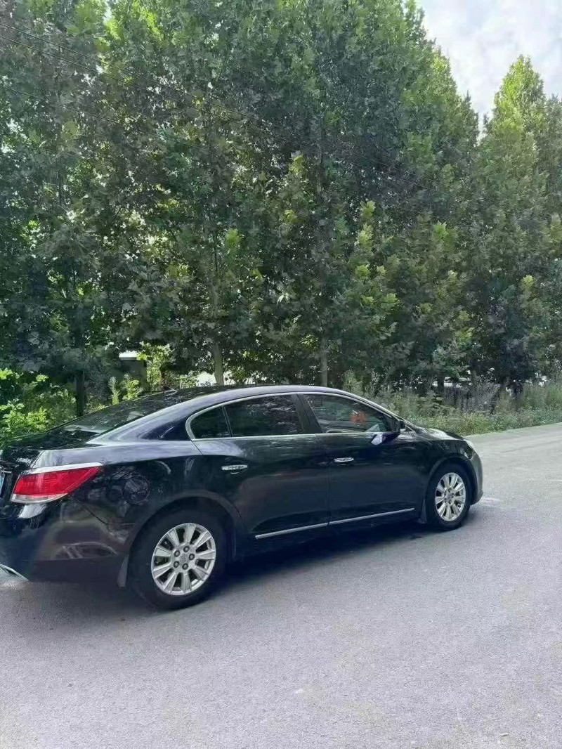 菏泽12年别克君越8