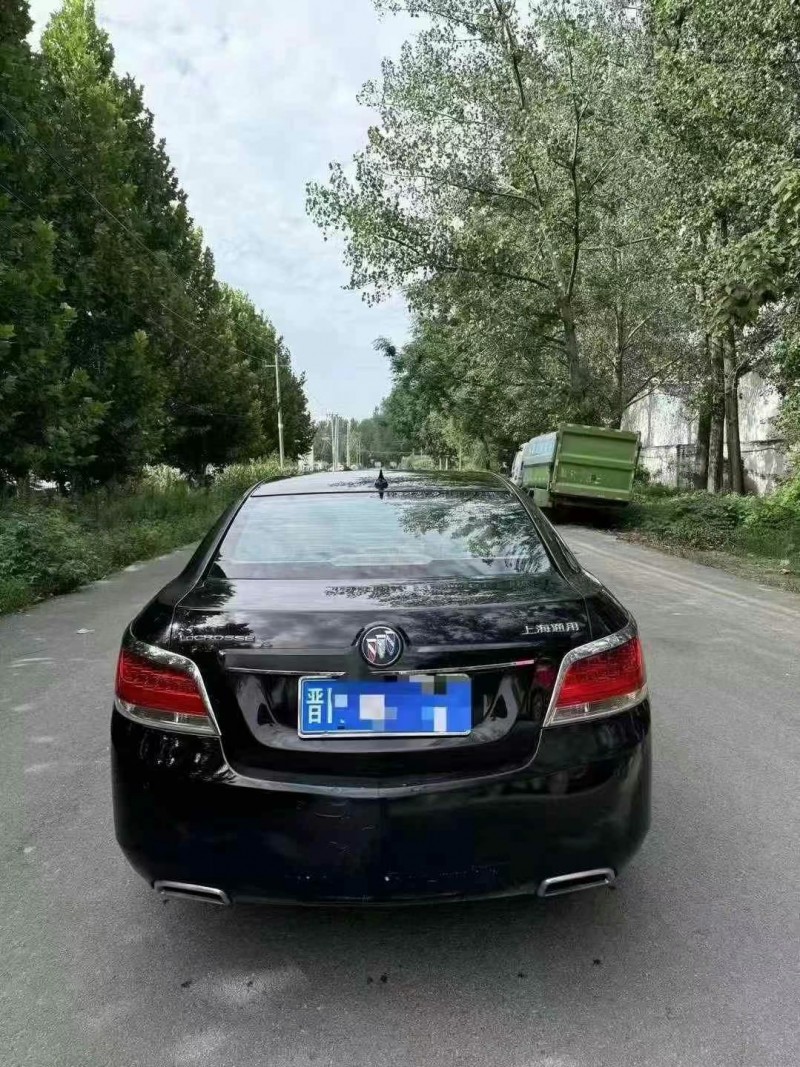 菏泽12年别克君越9