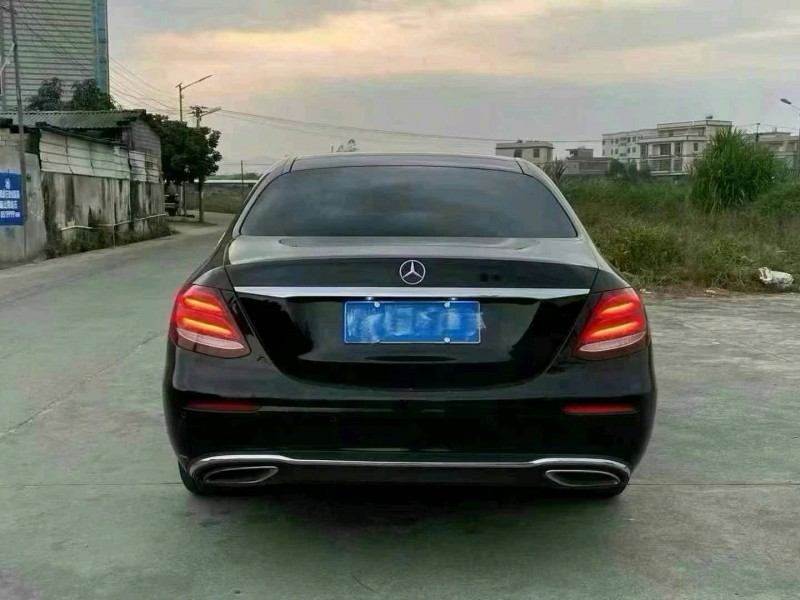 广州16年奔驰E8
