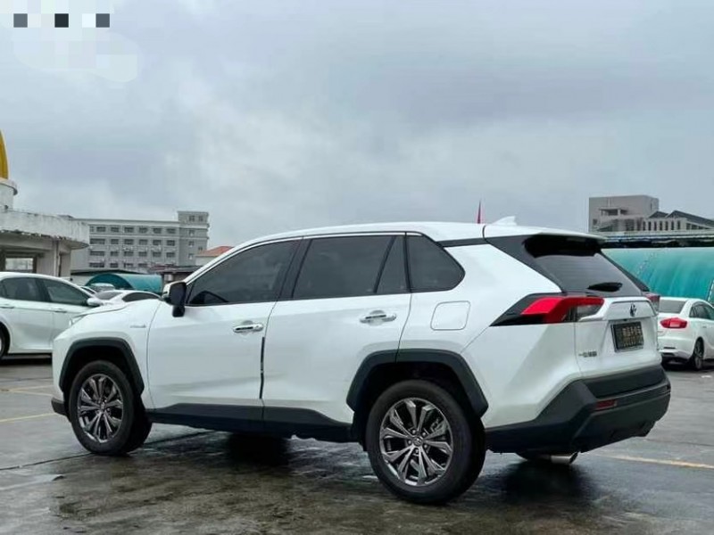东莞23年丰田RAV47