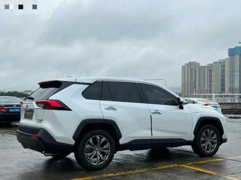 东莞23年丰田RAV49