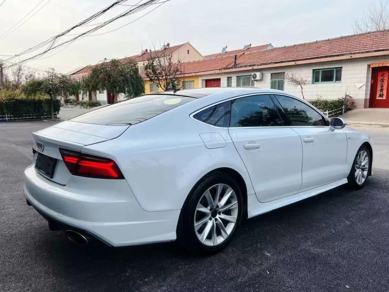济宁17年奥迪A7L8