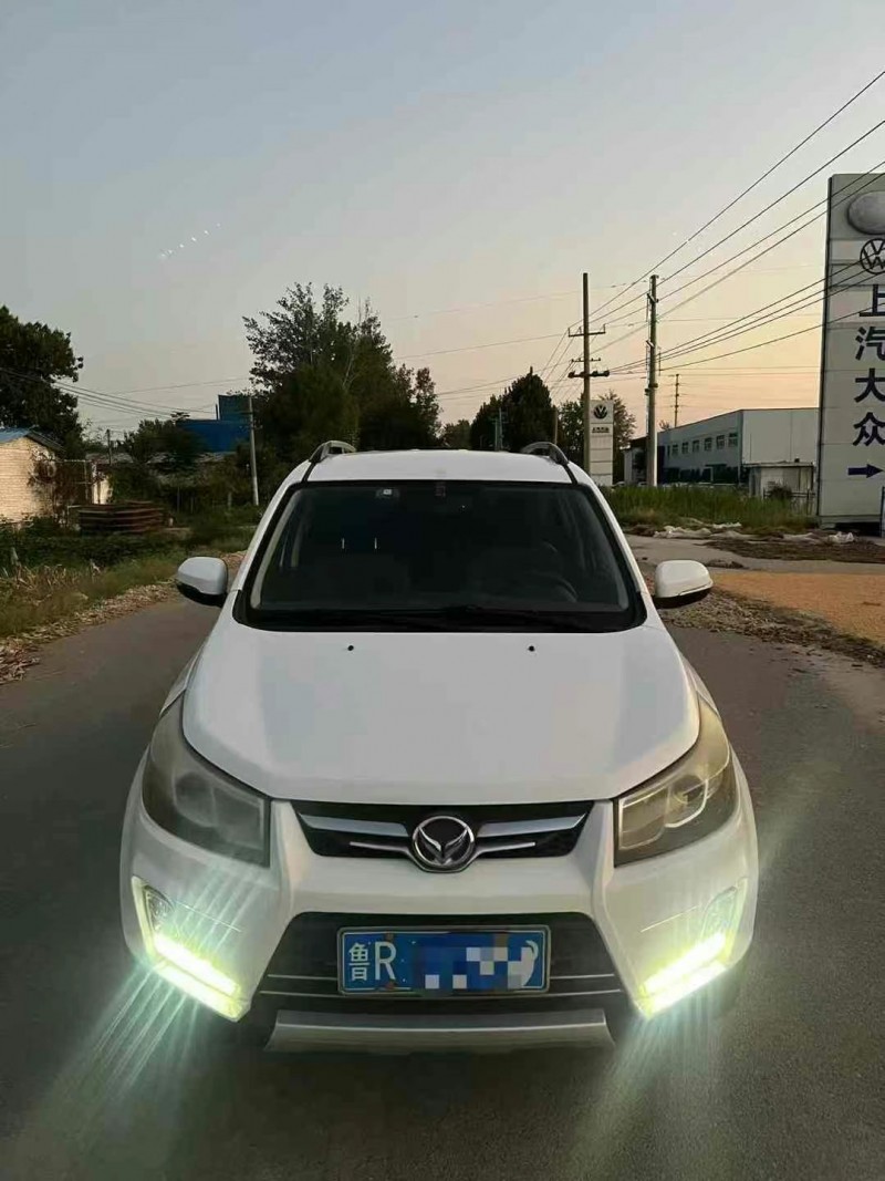 菏泽16年北汽幻速S31