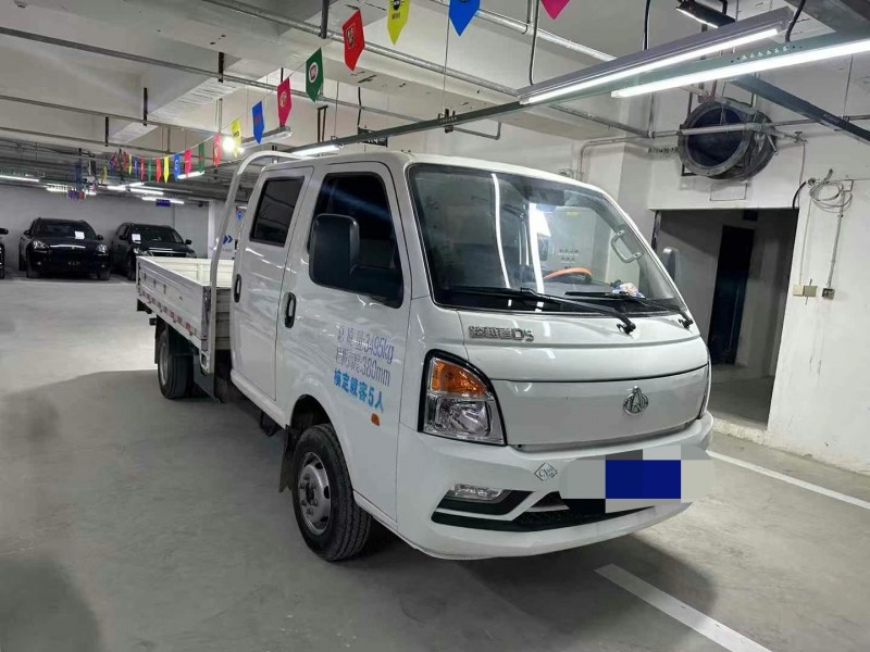 成都23年长安汽车跨越2