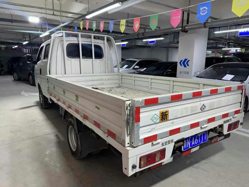 成都23年长安汽车跨越5