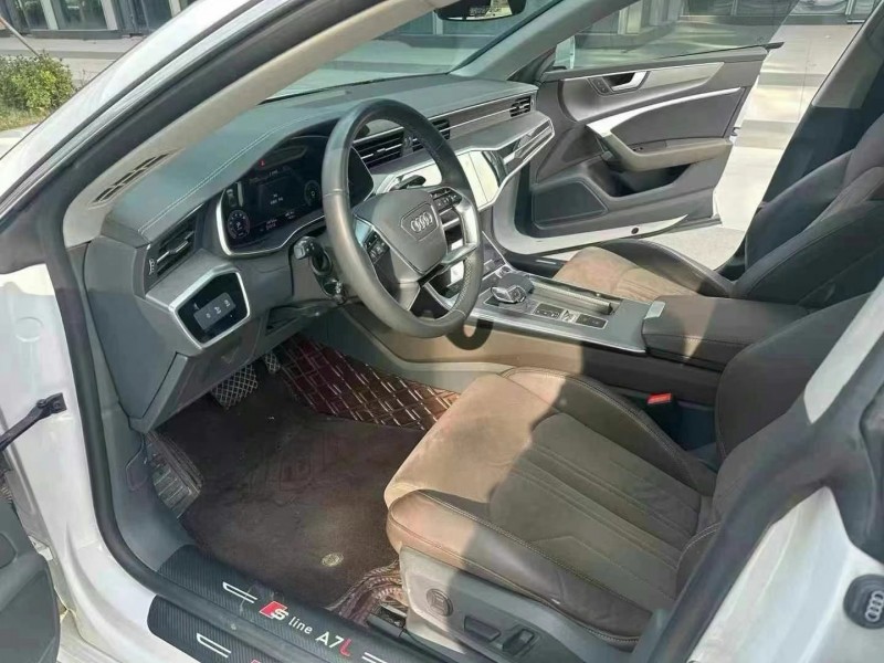 青岛23年奥迪A7L4