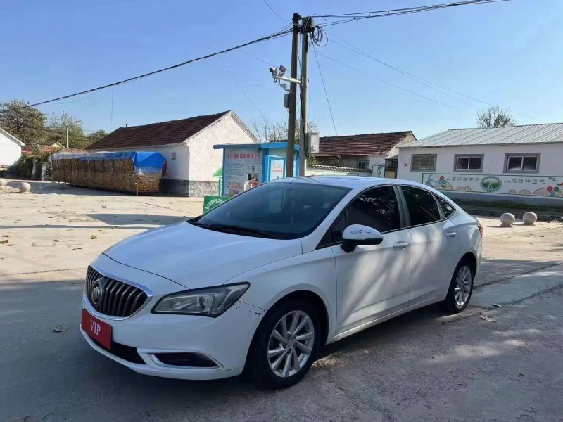 济宁17年别克威朗2