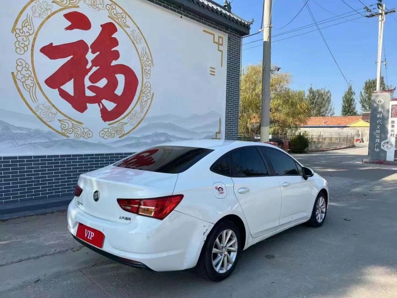 济宁17年别克威朗4