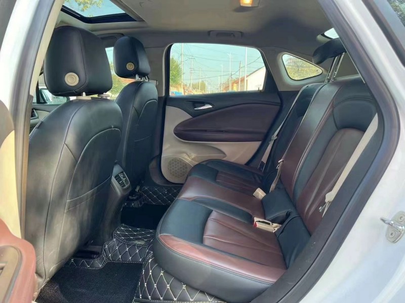 济宁17年别克威朗5