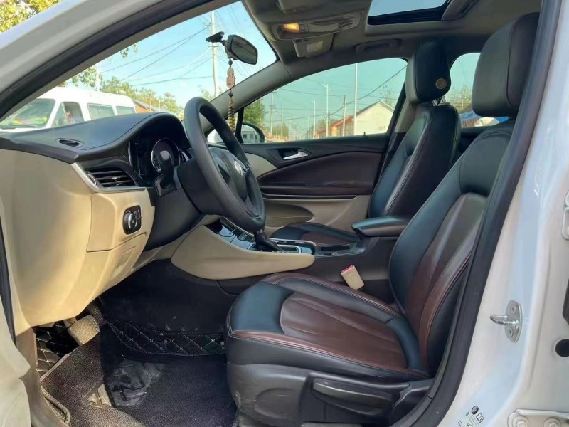 济宁17年别克威朗6