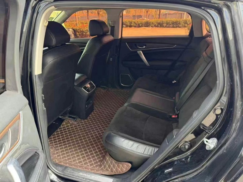 济宁18年本田冠道8