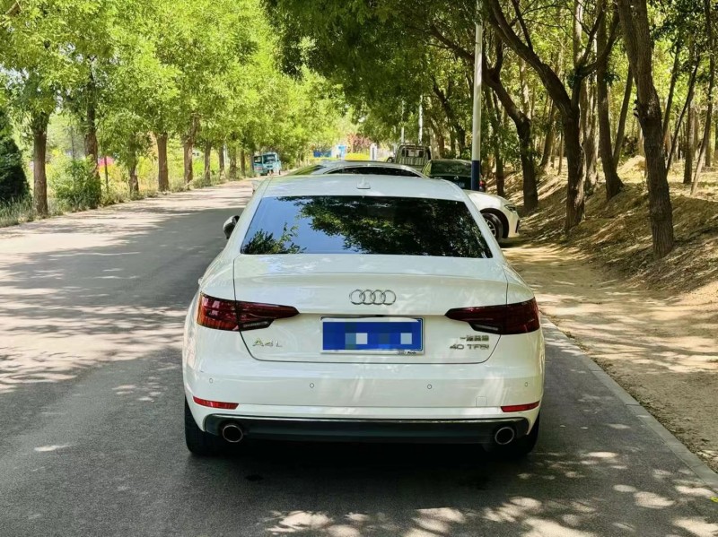 济宁17年奥迪A4L2