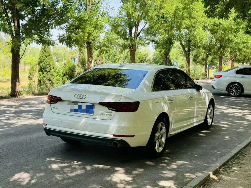 济宁17年奥迪A4L5