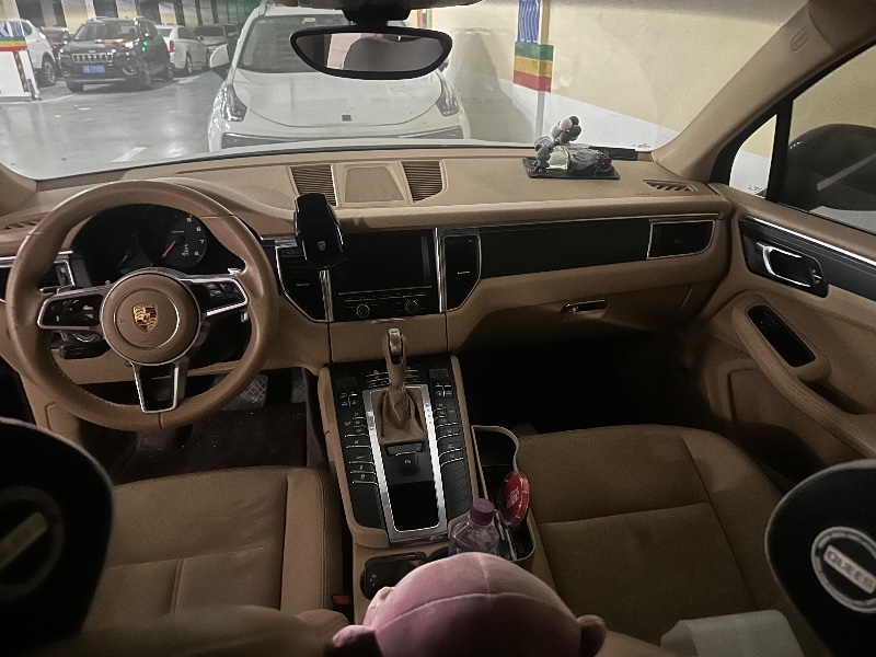 重慶14年保時捷Macan3