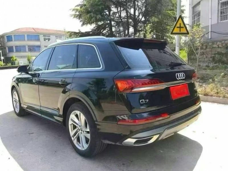煙臺22年奧迪Q78