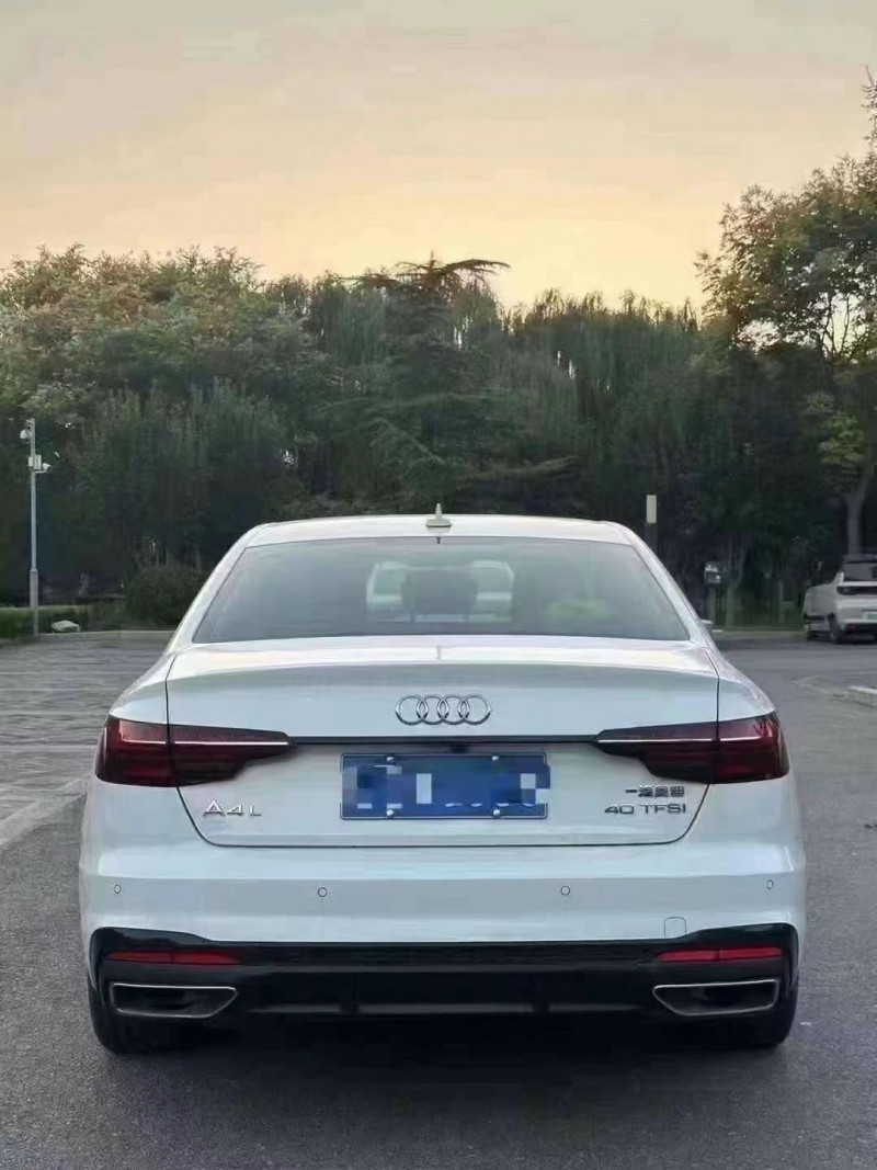 济宁22年奥迪A4L8