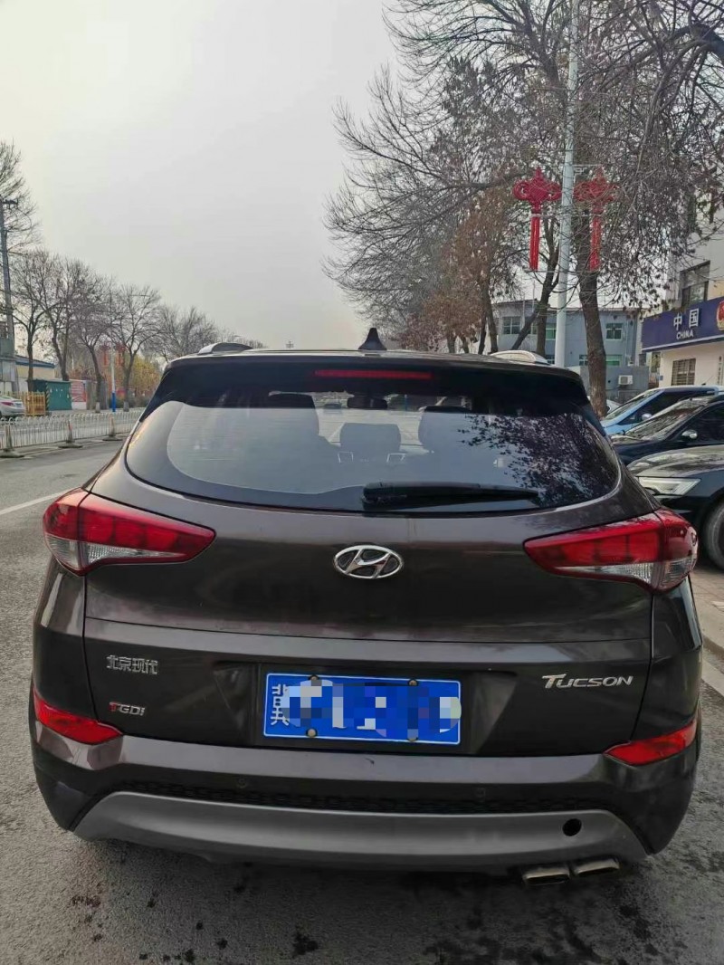 保定17年现代途胜9