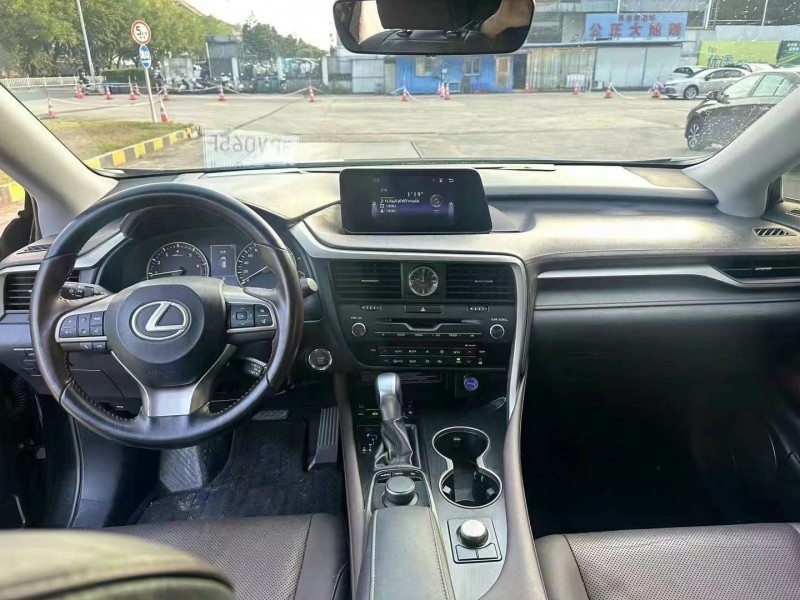 广州17年雷克萨斯RX7