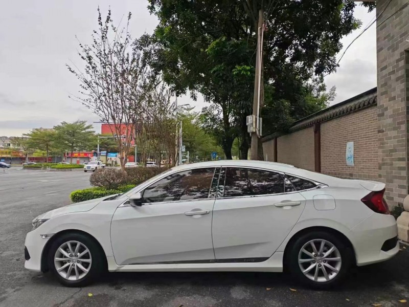 广州17年本田思域4