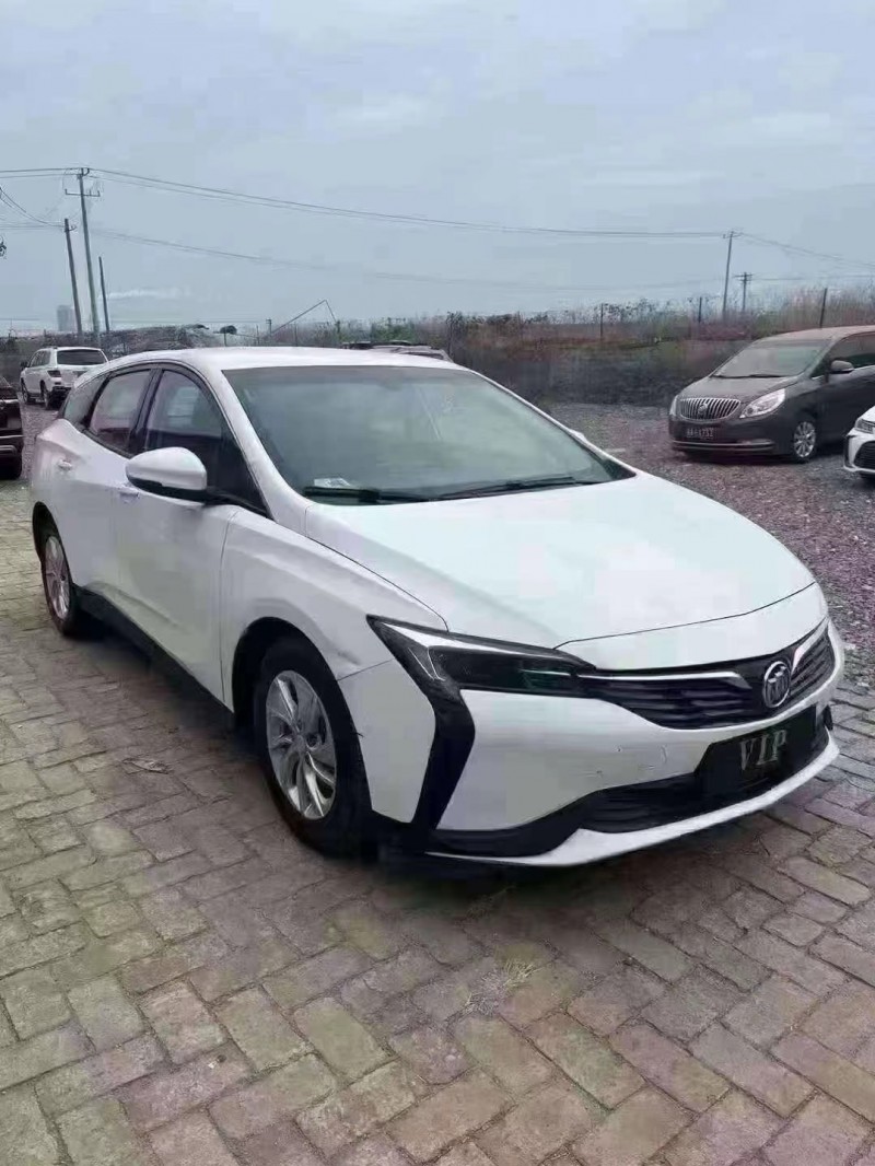 济宁23年别克微蓝3