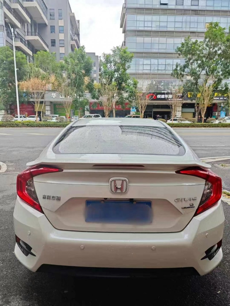 广州17年本田思域9