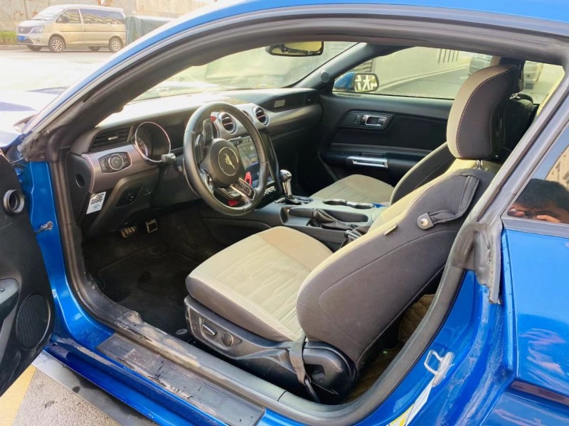 青岛17年福特野马5