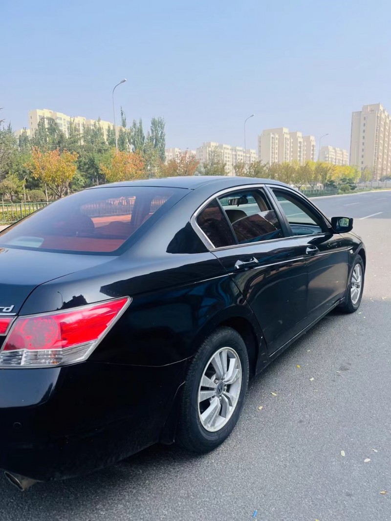 青岛10年本田雅阁5