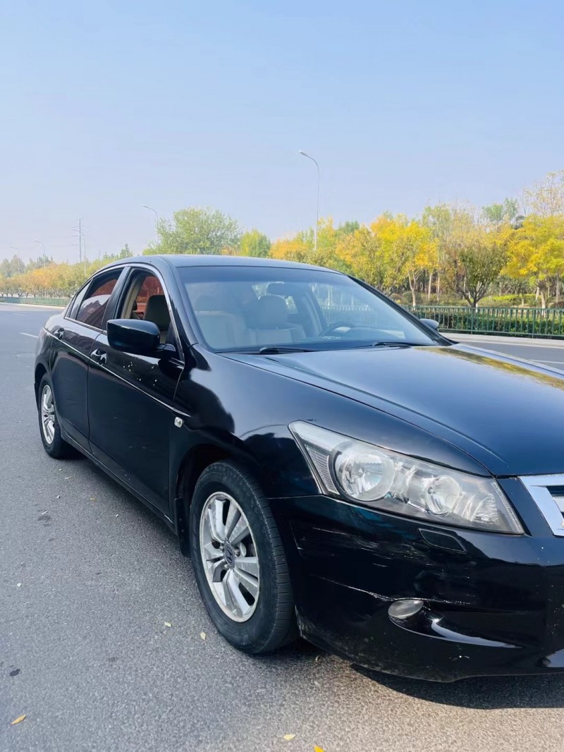 青岛10年本田雅阁7