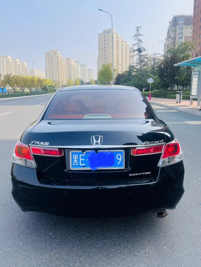 青岛10年本田雅阁9