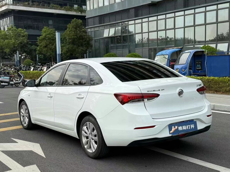 东莞22年别克英朗8