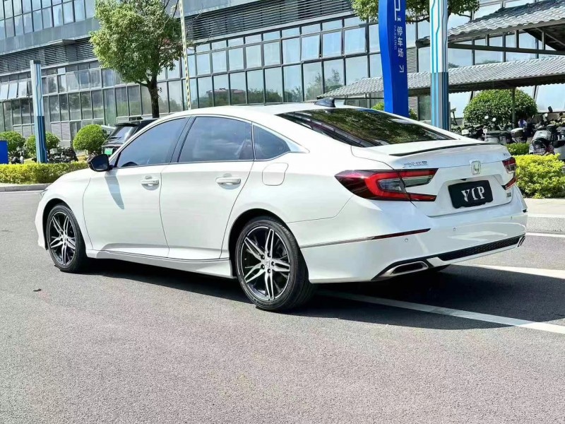 东莞23年本田雅阁8