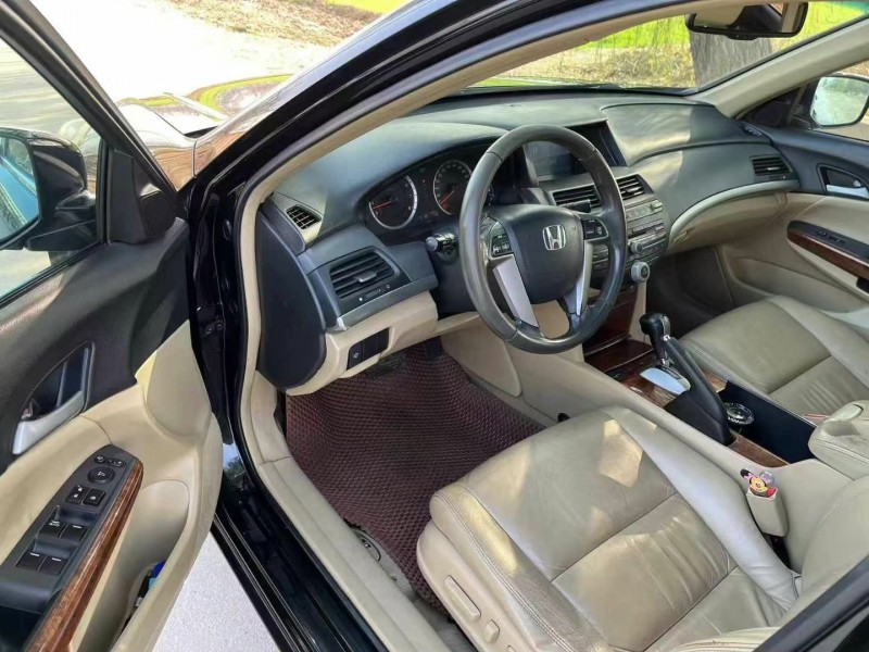 保定12年本田雅阁8