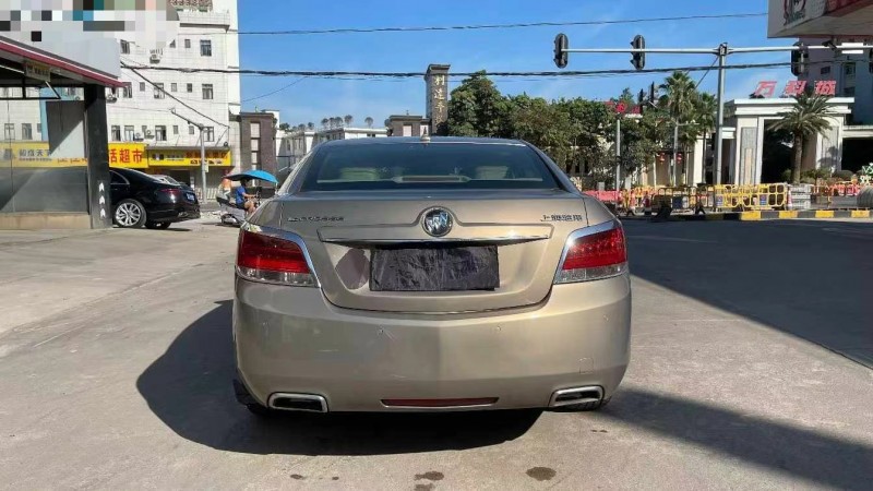 东莞13年别克君越8