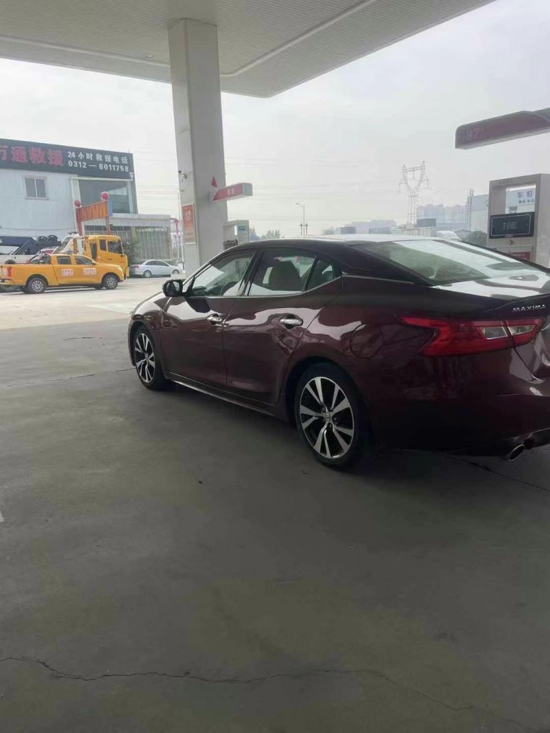 保定16年日产西玛4