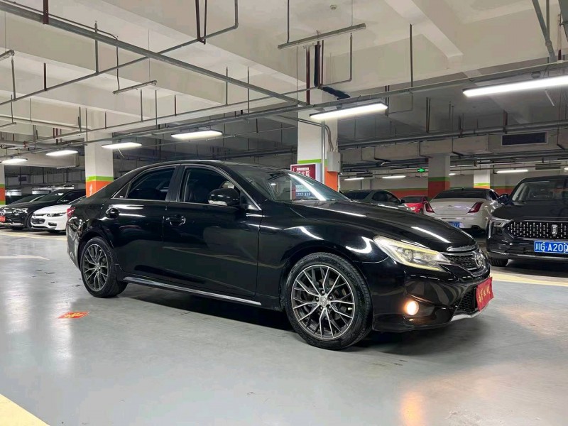 成都15年丰田锐志4