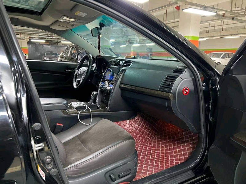 成都15年丰田锐志8