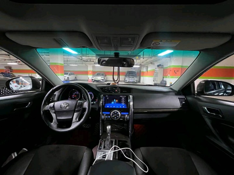 成都15年丰田锐志9