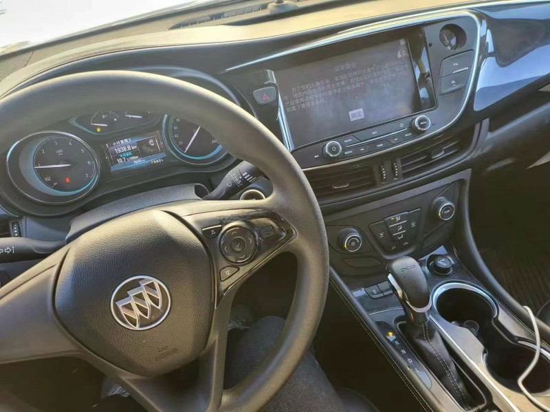 青岛16年别克昂科威3