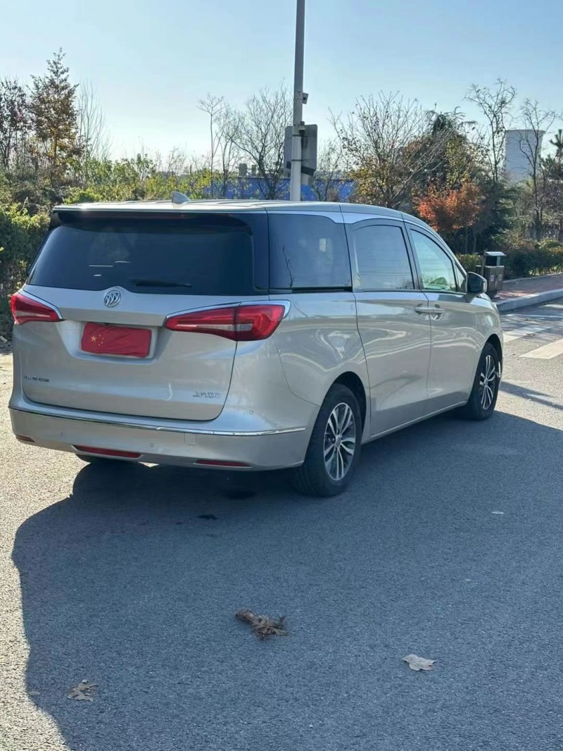 青岛18年别克GL86