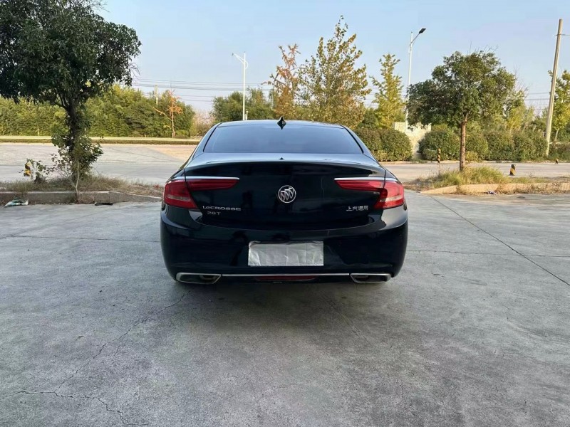 徐州18年别克君威9