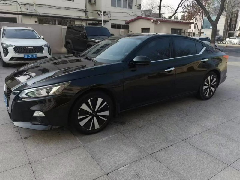 保定21年日产天籁2