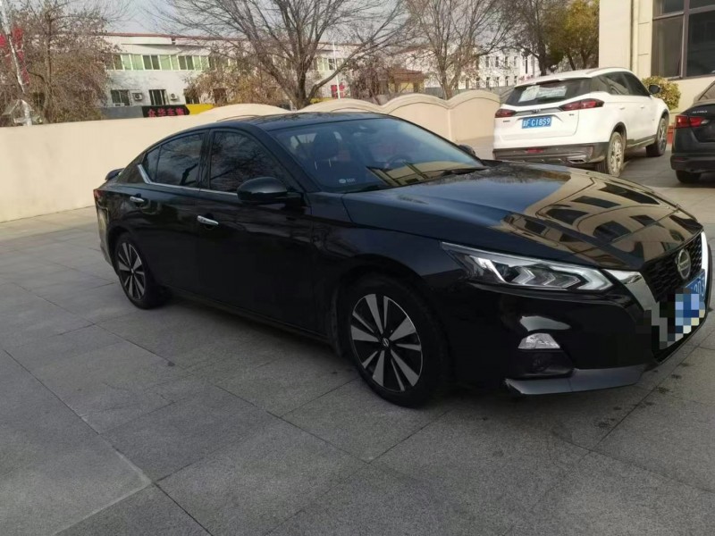 保定21年日产天籁3