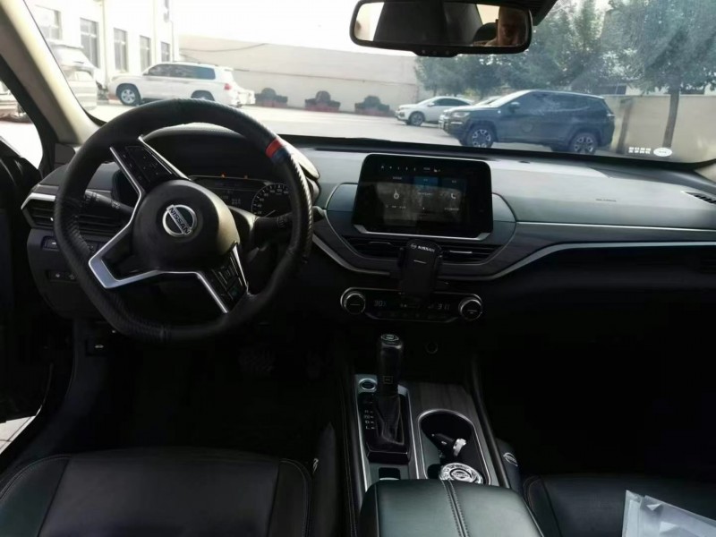 保定21年日产天籁7