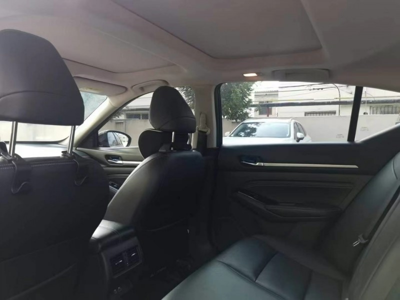 保定21年日产天籁8